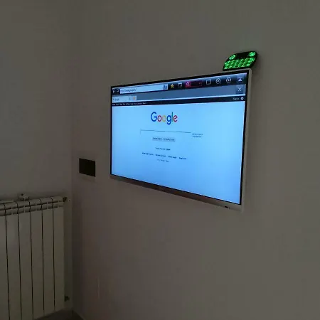 Leone & Victoria House Апартаменти